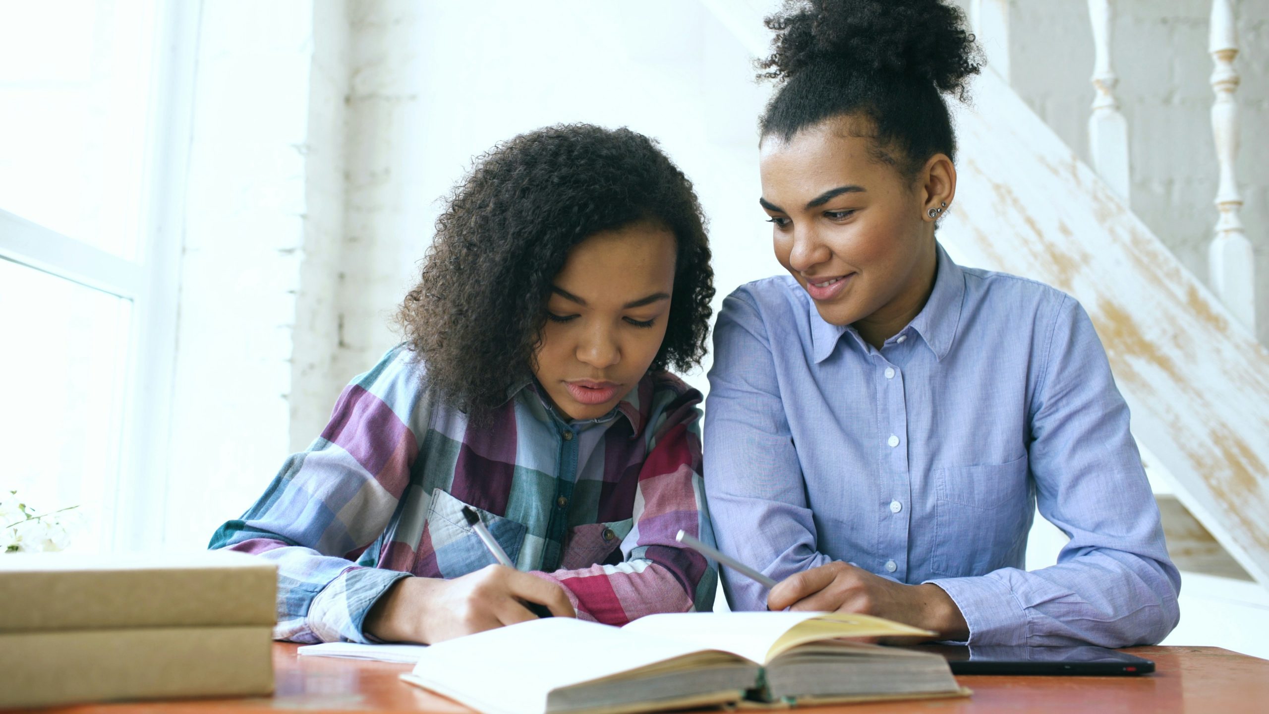 How to Write a Scholarship Essay That Wins: Proven Tips, Examples, and Expert Strategies